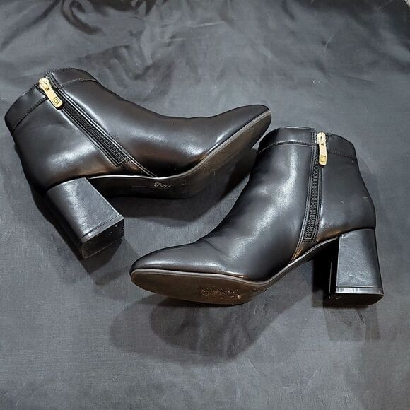 LIZ CLAIBORNE LC MALCOMB ALMOND TOE BLOCK HEEL BOOTIE - Picture 15 of 15